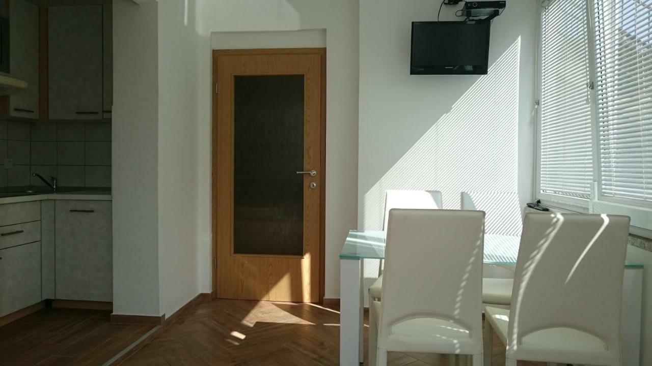 Apartments Vila Tisa Mali Lošinj Extérieur photo
