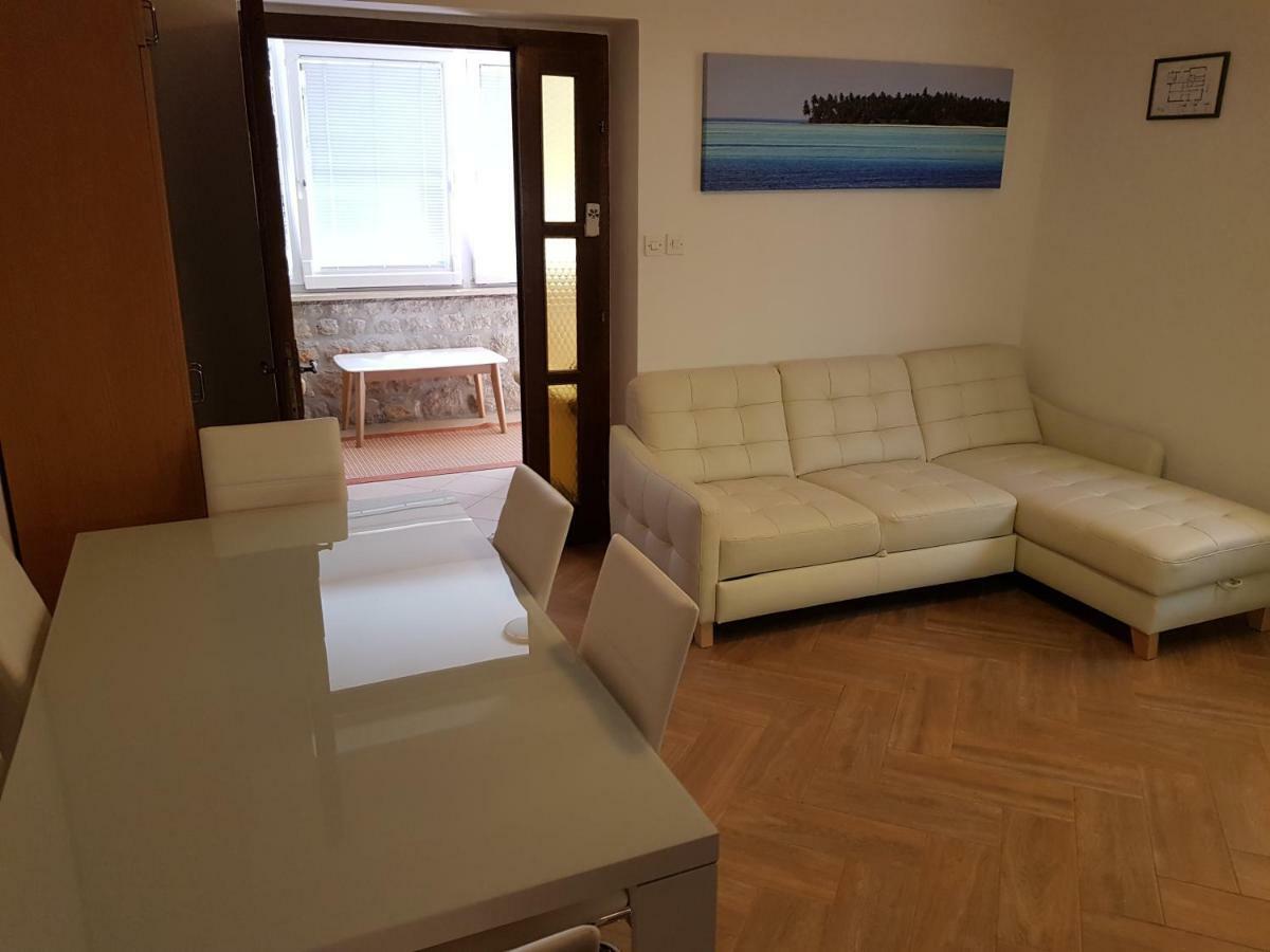 Apartments Vila Tisa Mali Lošinj Extérieur photo