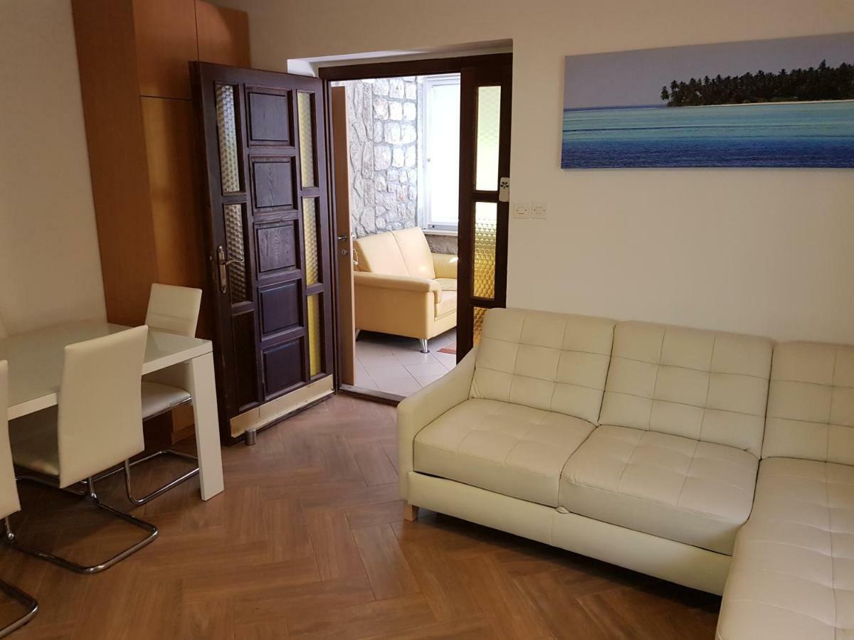 Apartments Vila Tisa Mali Lošinj Extérieur photo